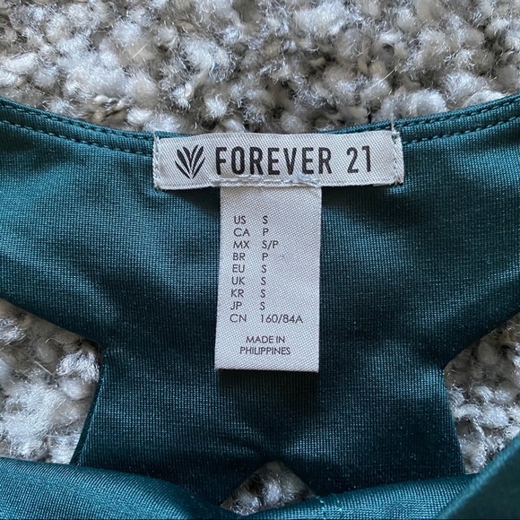 Green High Neck Sports Bra - F21 size S - Picture 3 of 4